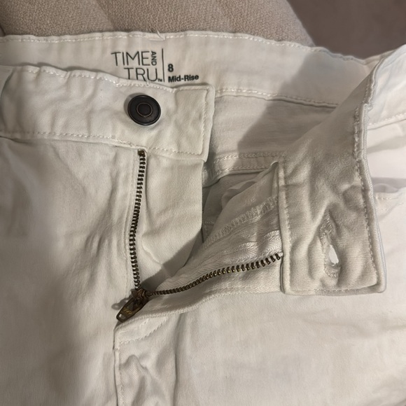 TIME AND TRU MID RISE - Picture 3 of 4